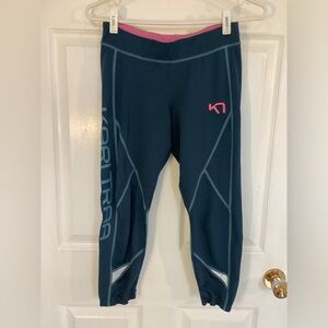 🛍️5/💲20🛍️ KARI TRAA Louise 3/4 leggings
